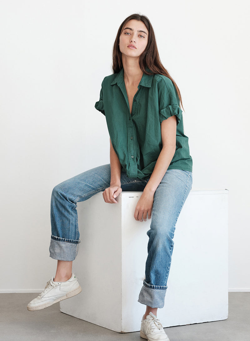 Poplin Short Sleeve Front Twist Shirt in Rainforest