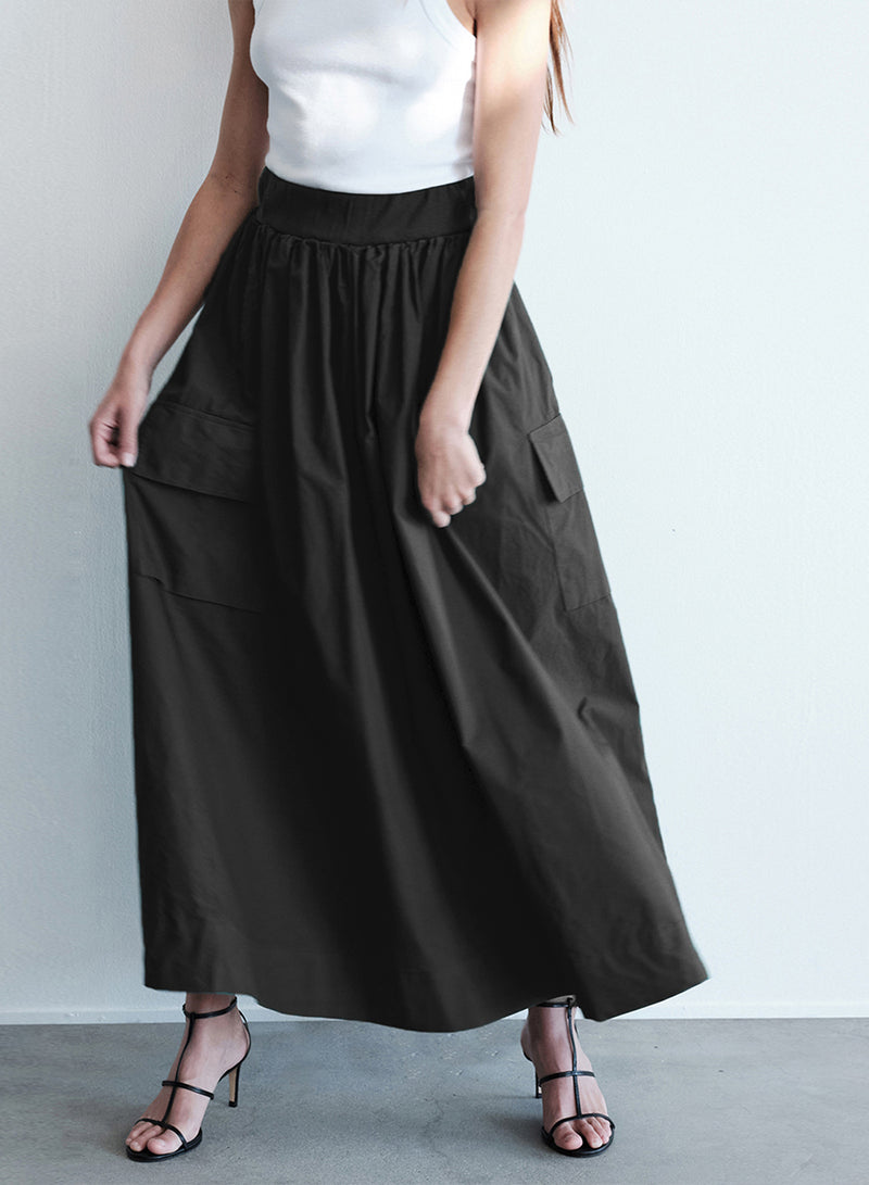 Structured Poplin Cargo Skirt in Black