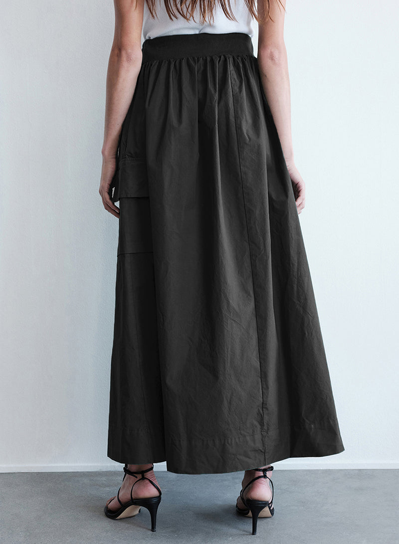 Structured Poplin Cargo Skirt in Black