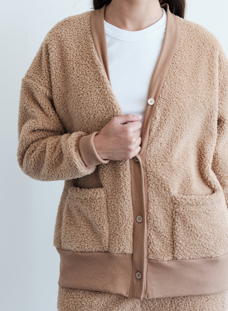 Double Faced Sherpa Oversized Cardigan in Teddy-close up