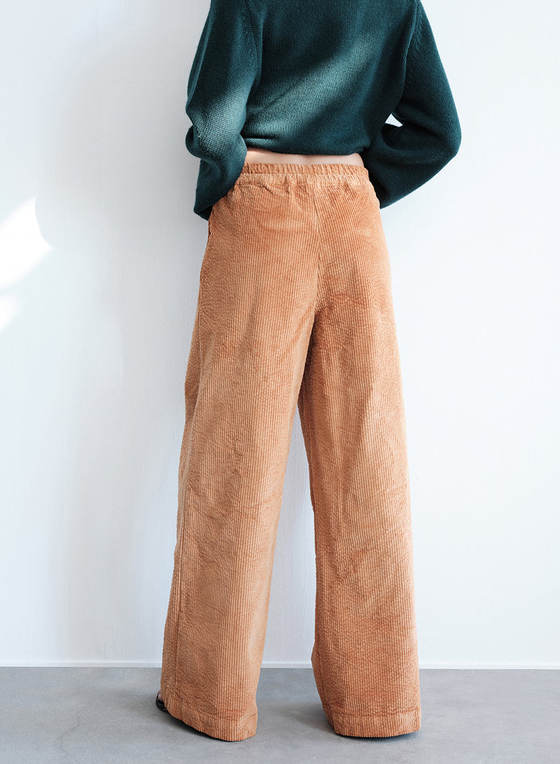 TBS EXCLUSIVE Grand Cord Wide Leg Pant in Teddy-back