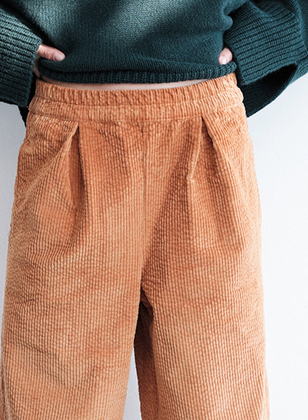TBS EXCLUSIVE Grand Cord Wide Leg Pant in Teddy-close up (waist details)