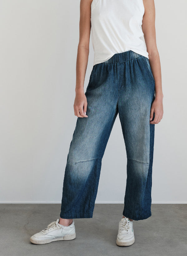 TBS EXCLUSIVE Stonewashed Chambray Saddle Pant in Medium Wash-close up (front)