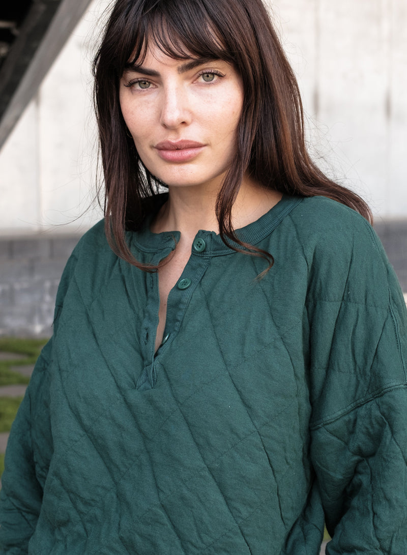 Quilted Oversized Henley Pullover in Rainforest