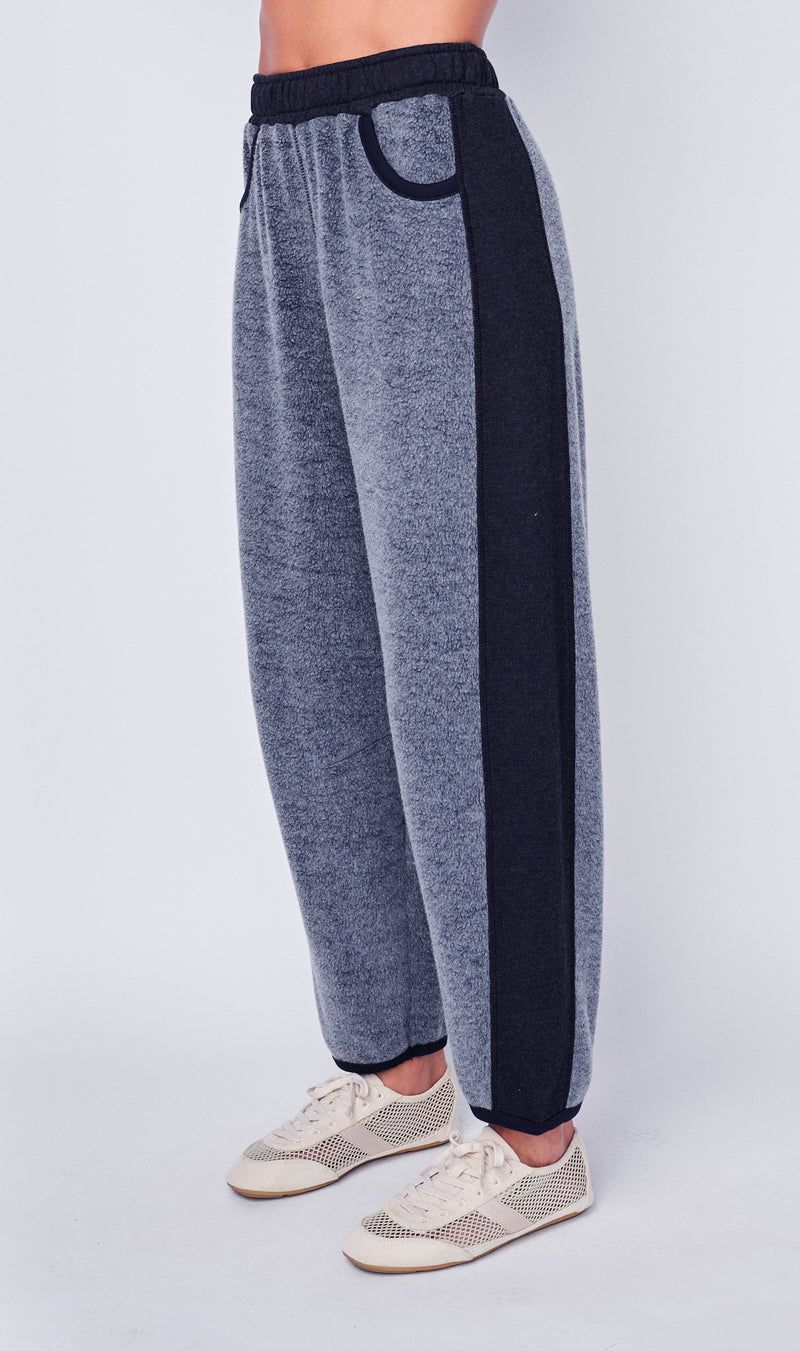 Plush Fleece Barrel Pant in New Navy