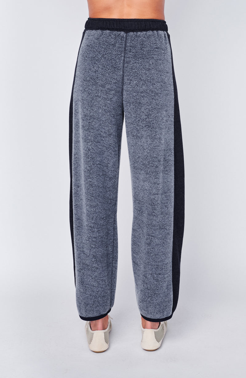 Plush Fleece Barrel Pant in New Navy