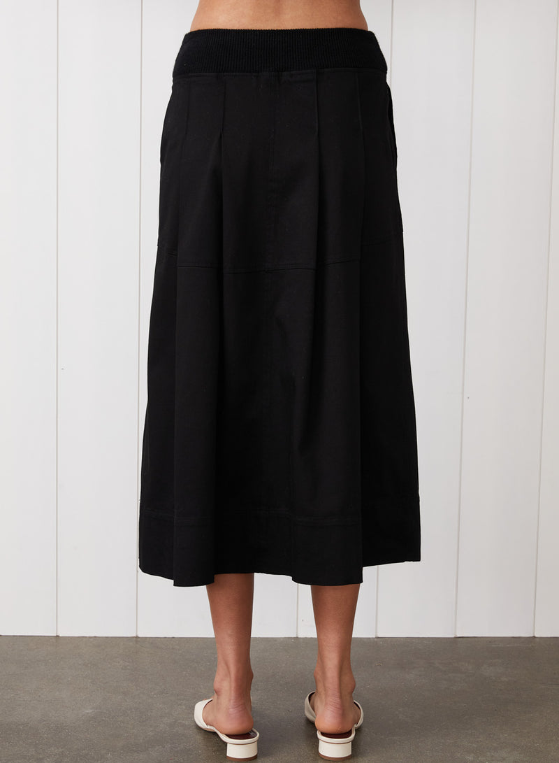 Cava Twill Skirt in Black - back view