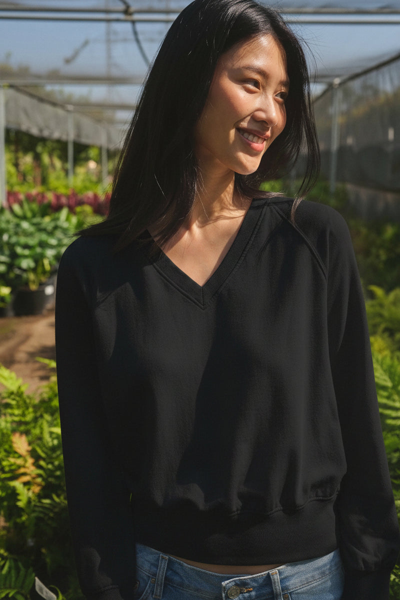 Softest Fleece V-Neck Raglan Sweatshirt in Black – shopstateside.us
