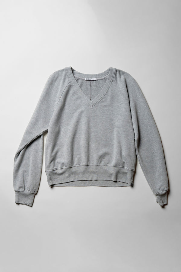 Softest Fleece Raglan V-Neck Pullover in Heather Grey