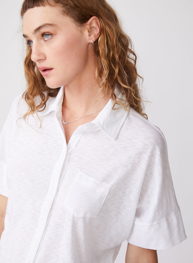 Supima Slub Short Sleeve Pocket Shirt in White - close up front pocket