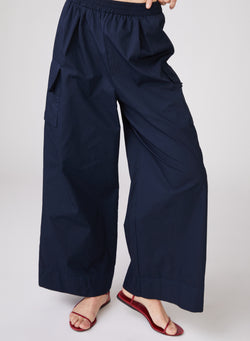 Structured Poplin Pull-on Cargo Pants in New Navy