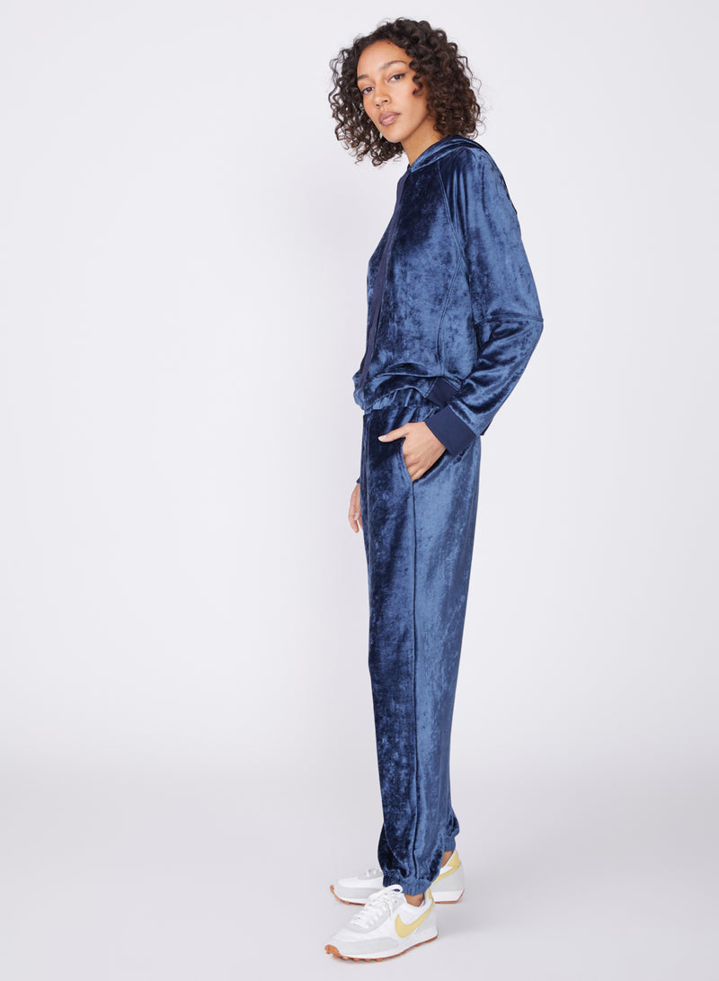 Statesdie Bamboo Velour Sweatpant in New Navy - side view