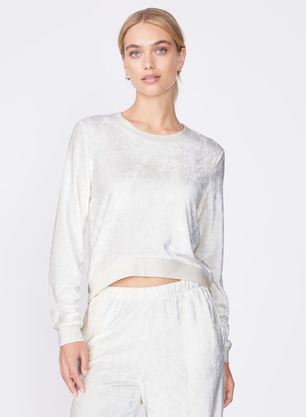 cream bamboo velour cropped top - front close up with curved bottom