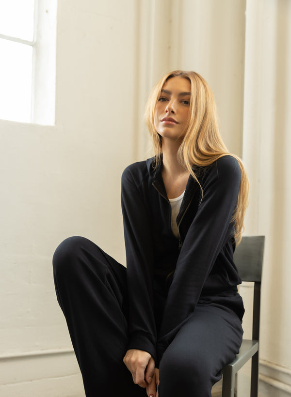 Softest Fleece Cropped Zip-Up Hoodie & Sweatpant with Pockets Set in Black