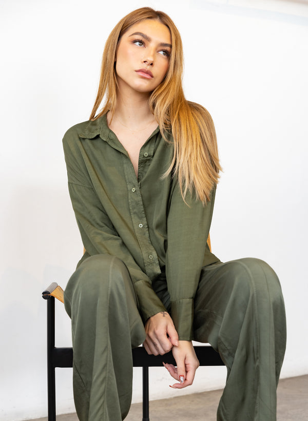 Viscose Satin Front Twist Top in Artichoke