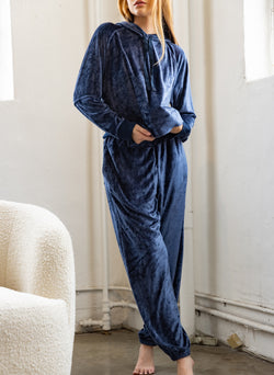 Statesdie Bamboo Velour Sweatpant in New Navy  - standing